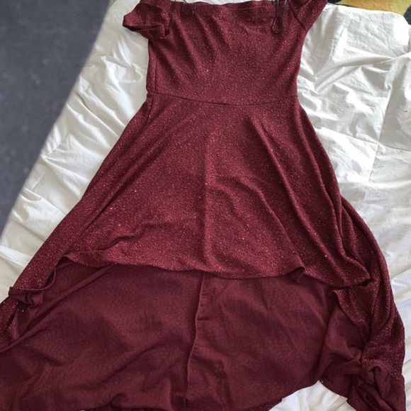 off the shoulder red dresses - Picture 2 of 4